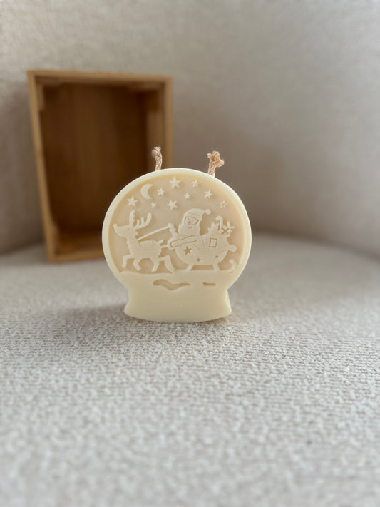 Grosse boule a neige traîneau