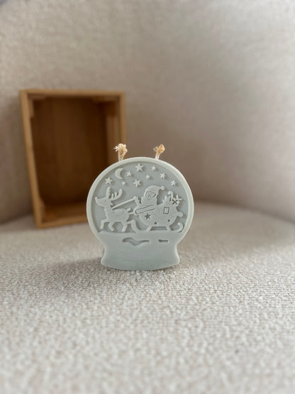 Grosse boule a neige traîneau